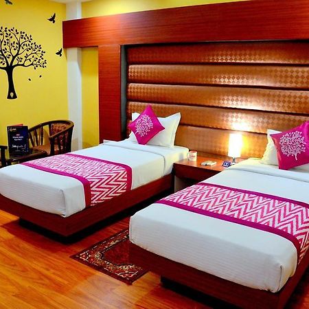Geetika Galaxy Hotel Kanpur Exterior foto