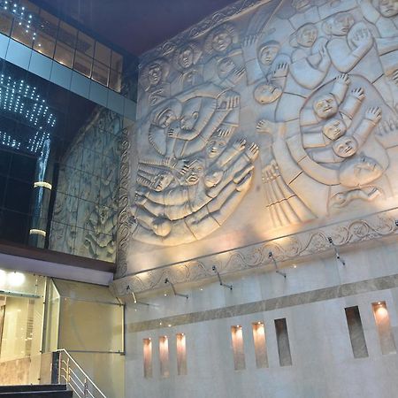 Geetika Galaxy Hotel Kanpur Exterior foto