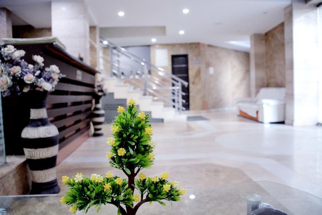 Geetika Galaxy Hotel Kanpur Exterior foto